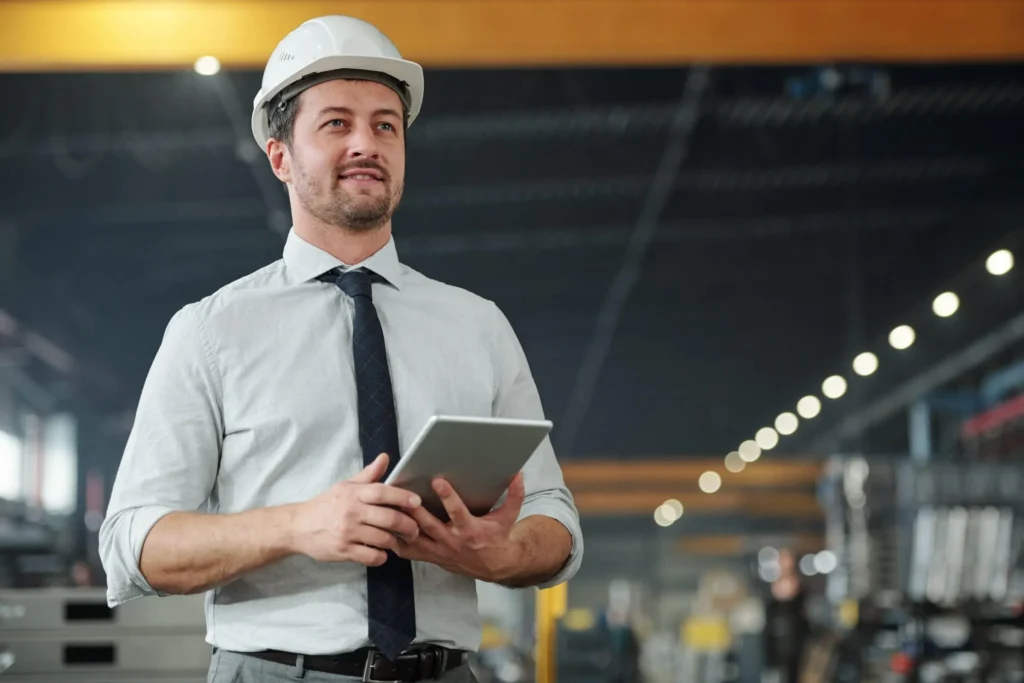 how to become a facility manager